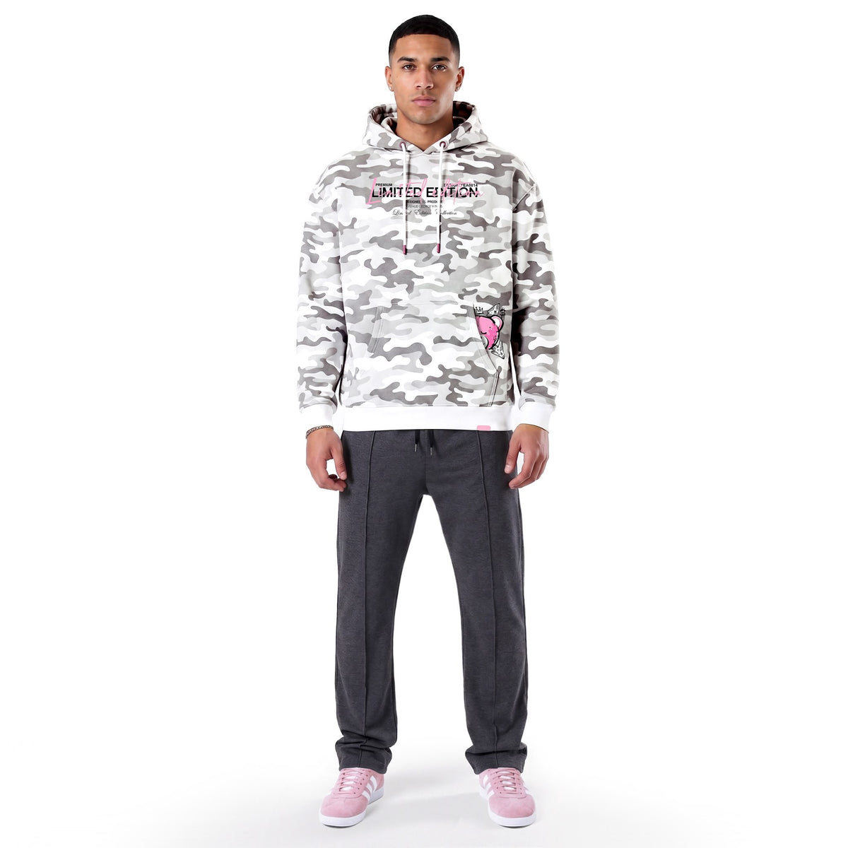 Hoodie Camo Limited Edition — Blanc/Rose, face, porté